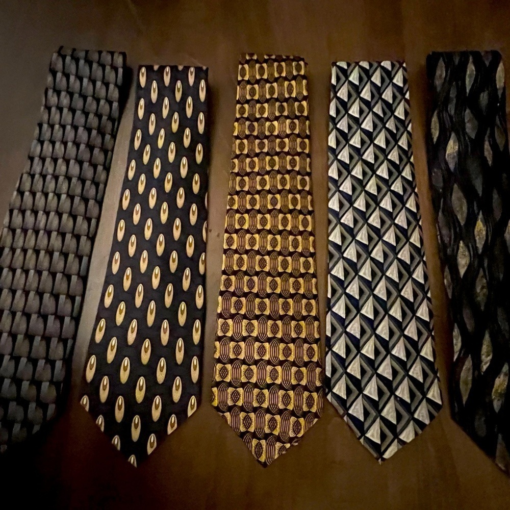 LOUIS ROTH GROUP OF 5 MENS NECK TIES.  SHELL 100%SILK. VARIOUS COLORS & PATTERNS